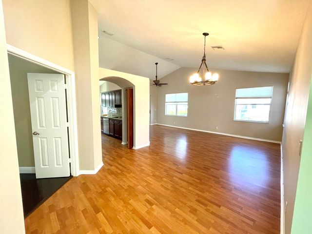 8550 Vía Romana 2, Boca Raton, FL 33496