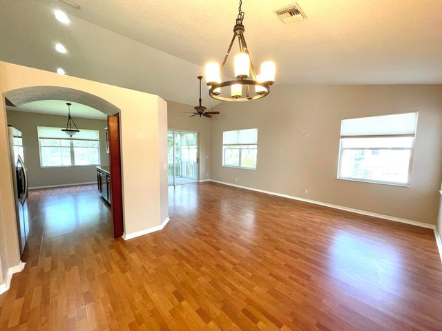 8550 Vía Romana 2, Boca Raton, FL 33496