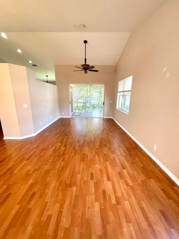 8550 Vía Romana 2, Boca Raton, FL 33496