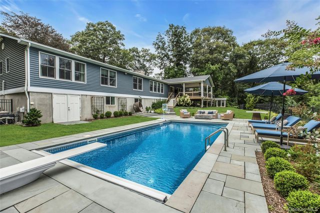 7 Ridge Drive, Melville, NY 11747