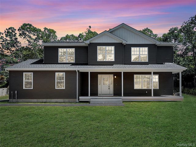 120 River Road, Shirley, NY 11967