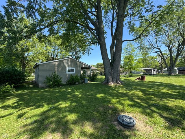 409 Parkway Street, Whiteland, IN 46184