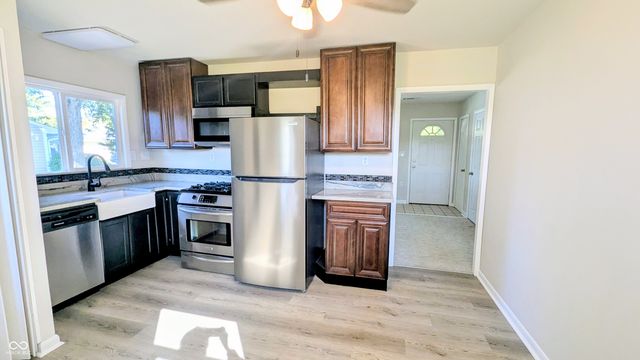 409 Parkway Street, Whiteland, IN 46184