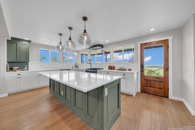 1724 Caprock, Helotes, TX 78023