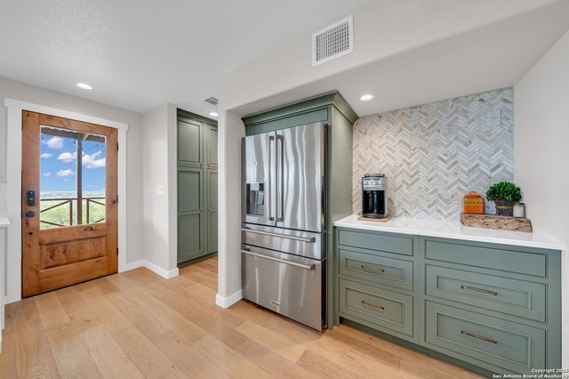 1724 Caprock, Helotes, TX 78023