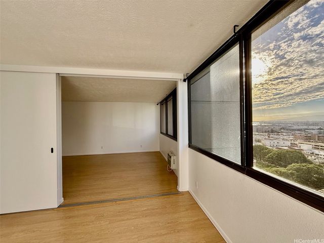 1255 Nuuanu Avenue E1504, Honolulu, HI 96817