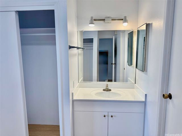 1255 Nuuanu Avenue E1504, Honolulu, HI 96817