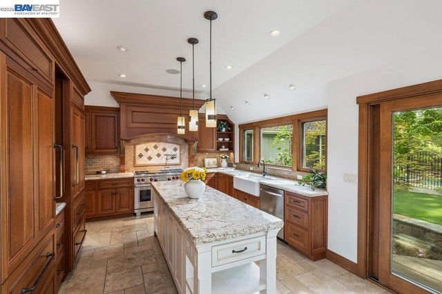 715 Fair Oaks Dr, Alamo, CA 94507