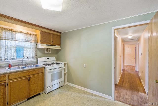 6355 Lakeshore Road, Cicero, NY 13039