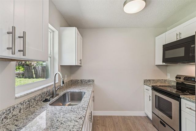 324 QUEEN AVENUE, Oviedo, FL 32765