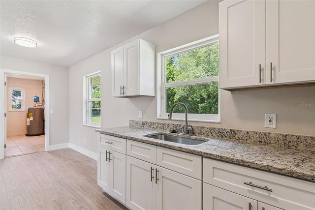 324 QUEEN AVENUE, Oviedo, FL 32765