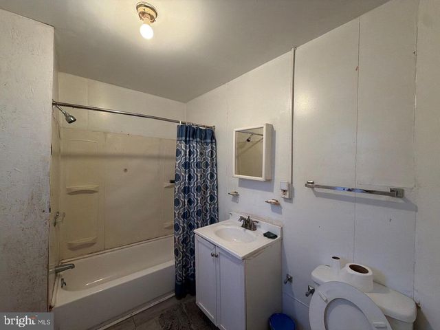 33 S CALVERTON RD, Baltimore, MD 21223