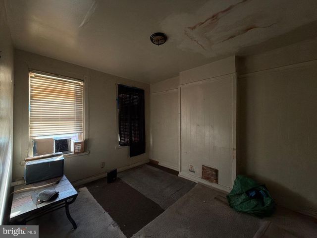 33 S CALVERTON RD, Baltimore, MD 21223