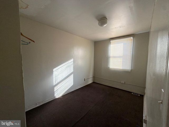 33 S CALVERTON RD, Baltimore, MD 21223