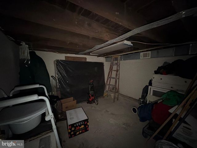 33 S CALVERTON RD, Baltimore, MD 21223