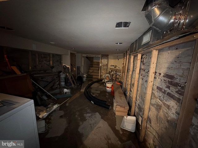 33 S CALVERTON RD, Baltimore, MD 21223