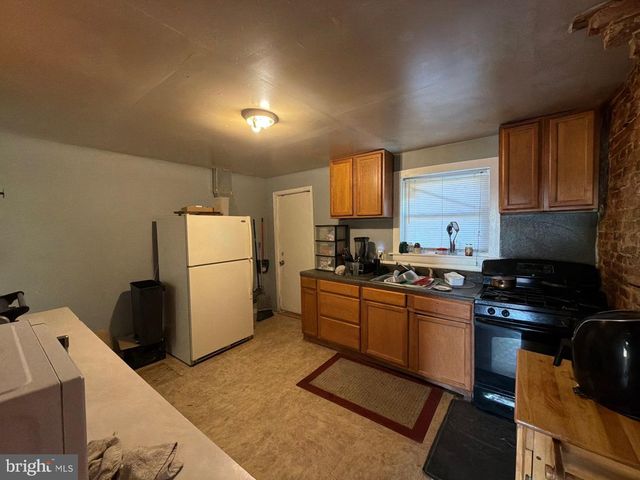 33 S CALVERTON RD, Baltimore, MD 21223