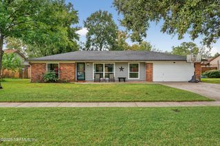 1735 PAPAYA Drive N, Orange Park, FL 32073