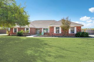 122 Castlewood, Seguin, TX 78155