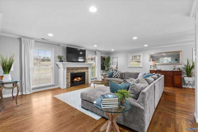 124 Robin Lane, Huntsville, AL 35802