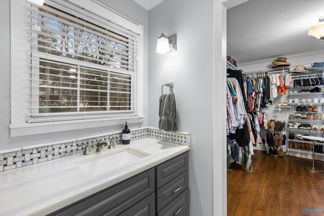 124 Robin Lane, Huntsville, AL 35802