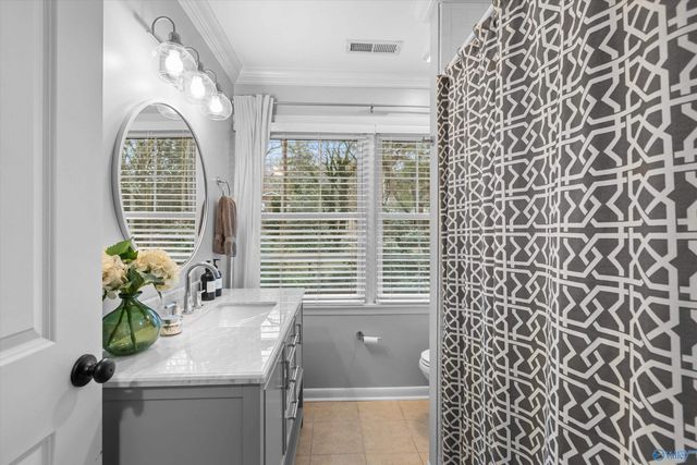 124 Robin Lane, Huntsville, AL 35802