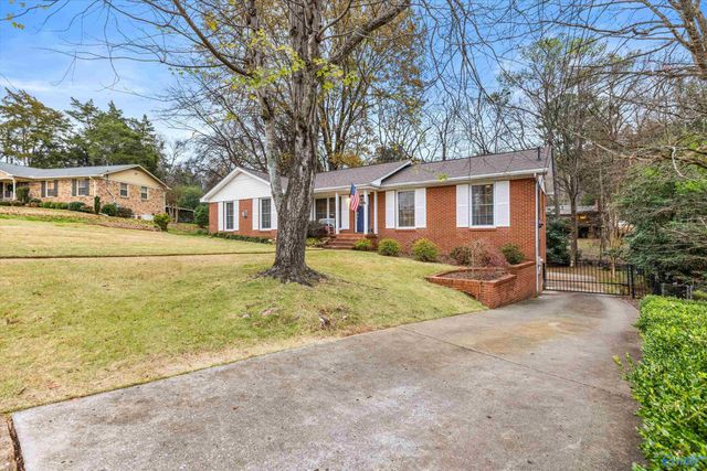 124 Robin Lane, Huntsville, AL 35802