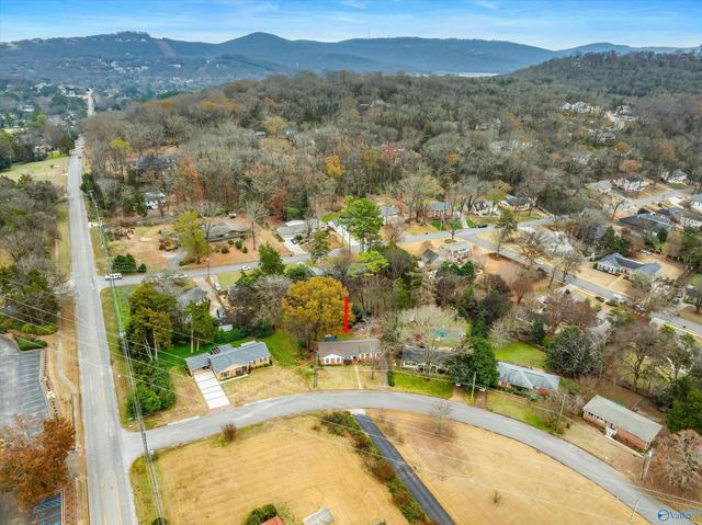 124 Robin Lane, Huntsville, AL 35802