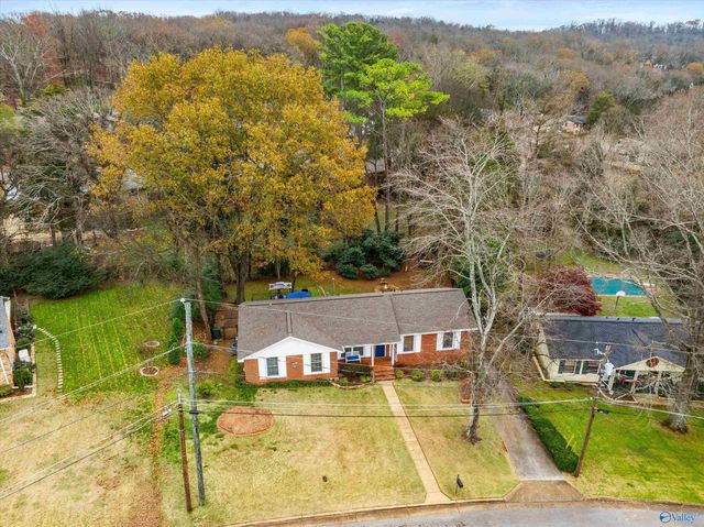 124 Robin Lane, Huntsville, AL 35802