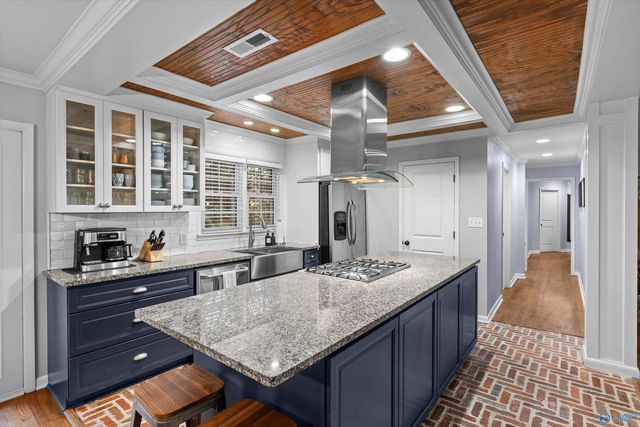 124 Robin Lane, Huntsville, AL 35802