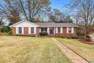 124 Robin Lane, Huntsville, AL 35802