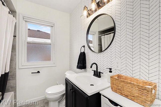 20119 Meier Road, Saint Clair Shores, MI 48081