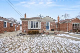 20119 Meier Road, Saint Clair Shores, MI 48081