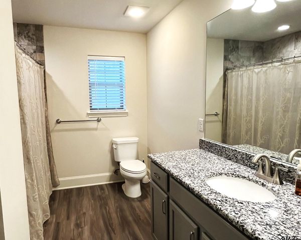 815 E Grande Blvd Q-101, Tyler, TX 75703