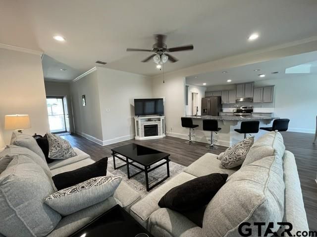 815 E Grande Blvd Q-101, Tyler, TX 75703