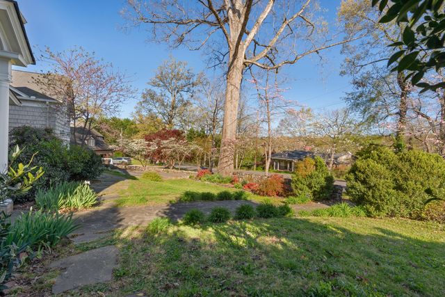1608 Hillcrest Road, Chattanooga, TN 37405