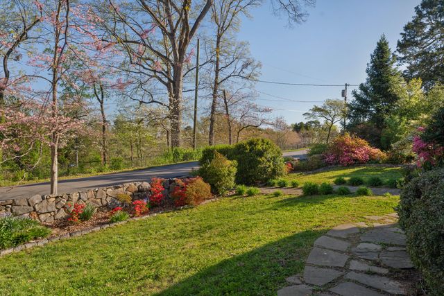 1608 Hillcrest Road, Chattanooga, TN 37405