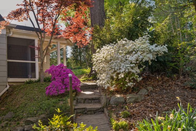 1608 Hillcrest Road, Chattanooga, TN 37405