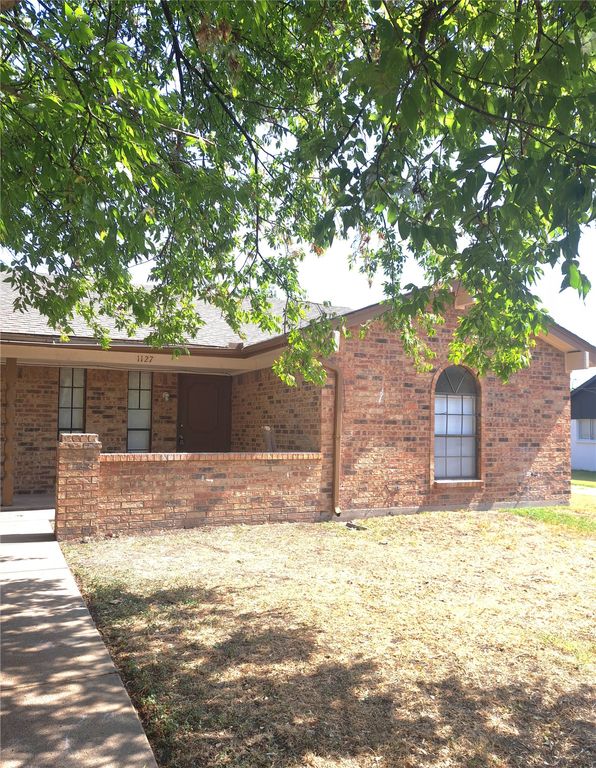 1125 Highbush Drive 1127, Benbrook, TX 76126