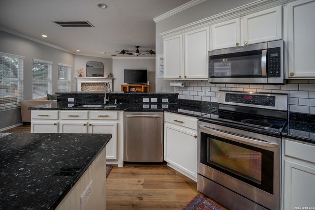 4448 TAYLORS BND, San Antonio, TX 78247