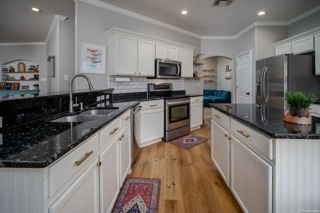 4448 TAYLORS BND, San Antonio, TX 78247