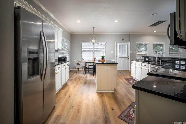 4448 TAYLORS BND, San Antonio, TX 78247