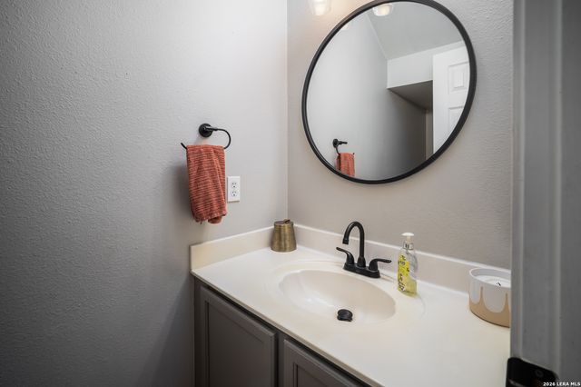 4448 TAYLORS BND, San Antonio, TX 78247