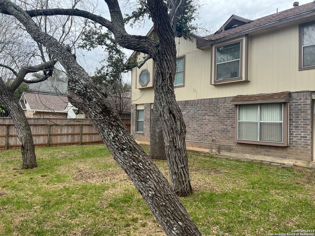 10130 SANDYGLEN, San Antonio, TX 78240