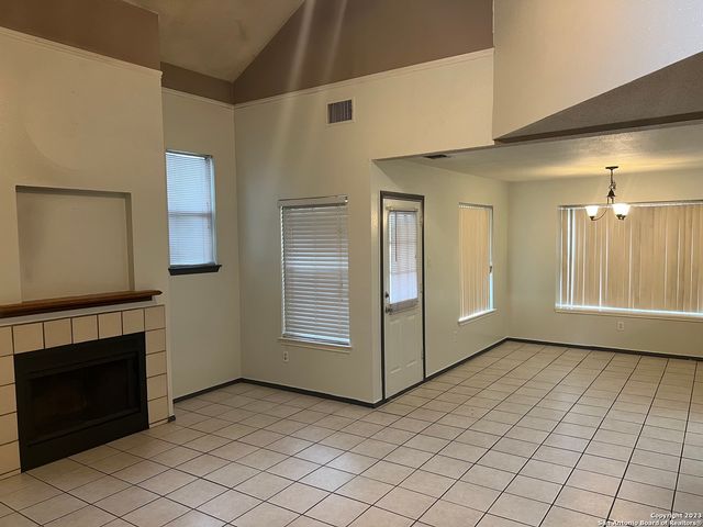 10130 SANDYGLEN, San Antonio, TX 78240