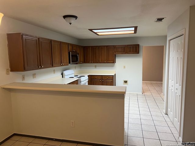 10130 SANDYGLEN, San Antonio, TX 78240