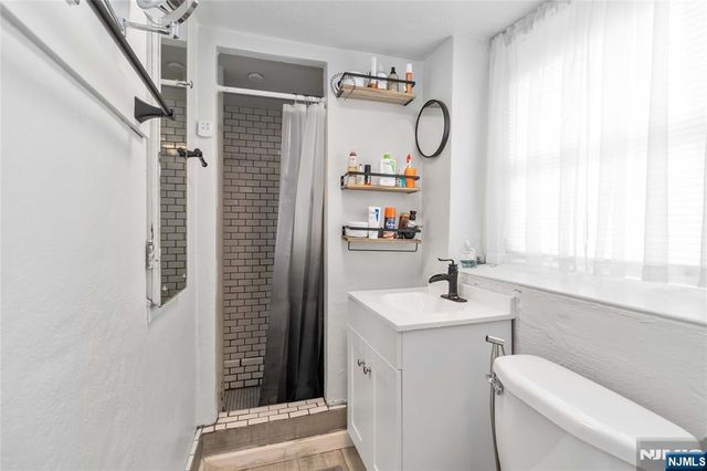 1283 Valley Road 7, Montclair, NJ 07043