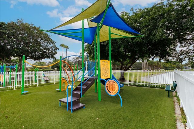 251 NW 151st Avenue, Pembroke Pines, FL 33028