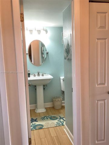 8900 Washington Boulevard PH19, Pembroke Pines, FL 33025
