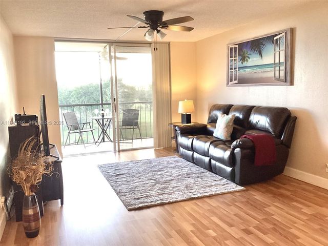 8900 Washington Boulevard PH19, Pembroke Pines, FL 33025